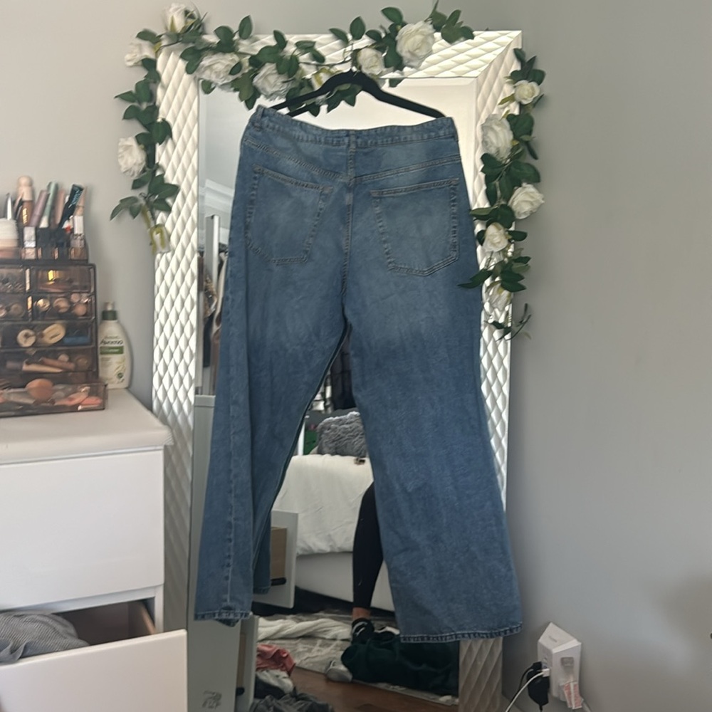 Jeans - Picture 2 of 2